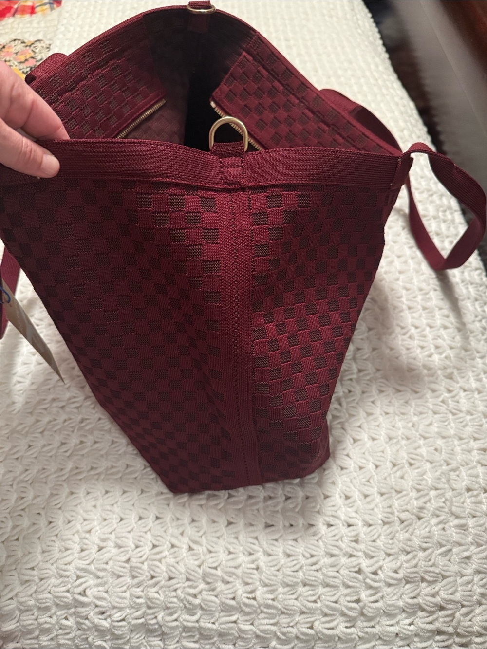 NWT Rothy’s Lightweight Zip Tote in Cabernet Check Knit Pattern - Picture 8 of 13